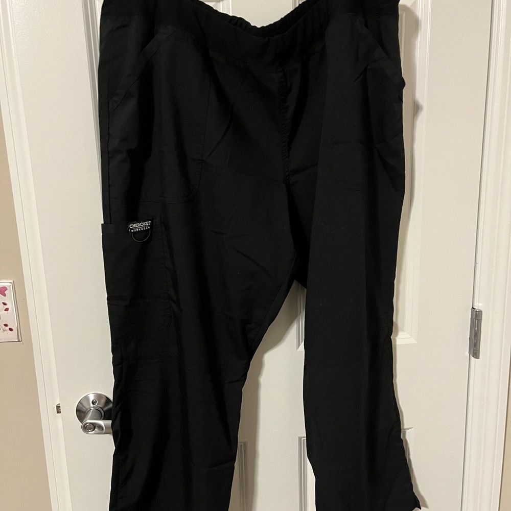 Scrub pants, in excellent condition. Not needed anymore